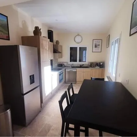 Maison De 4 Avec Terrasse Et Wifi A * Volvic